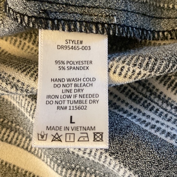 Lush Large V Neck Tunic Dress Pockets - Picture 5 of 7